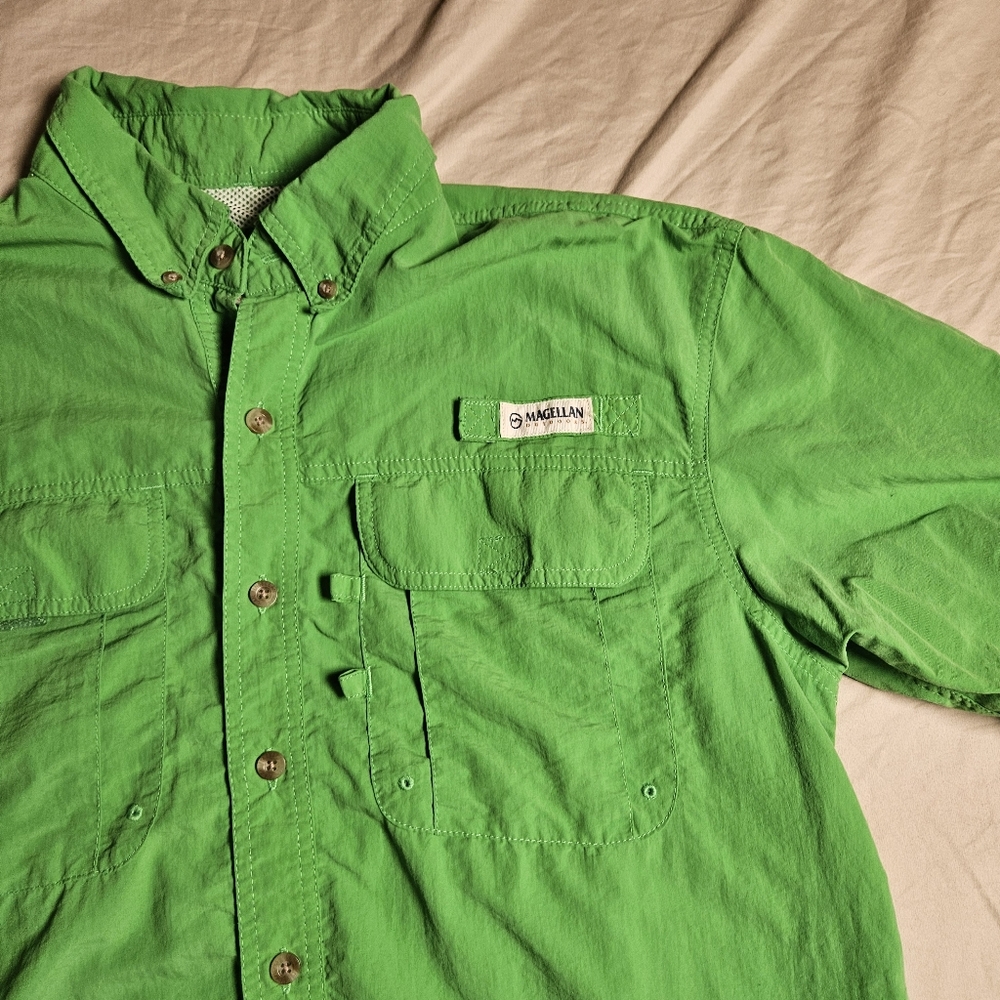 Magellan Outdoors Men M Mag Wick Fish Gear Vented Short Sleeve Fishing Green
